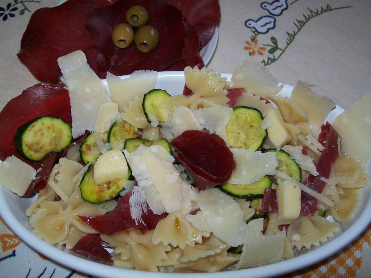 Pasta fredda con bresaola