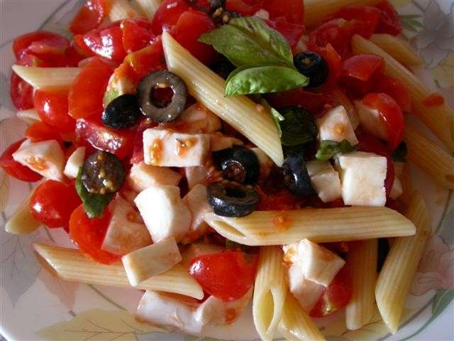 Penne pomodoro e mozzarella