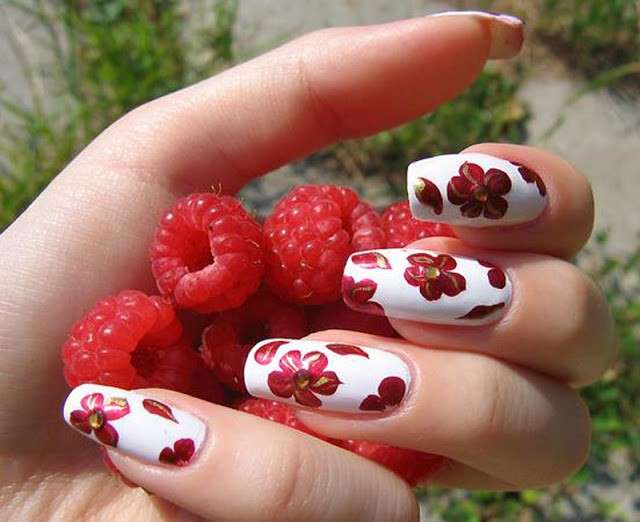 Ricostruzione unghie con disegni di frutta
