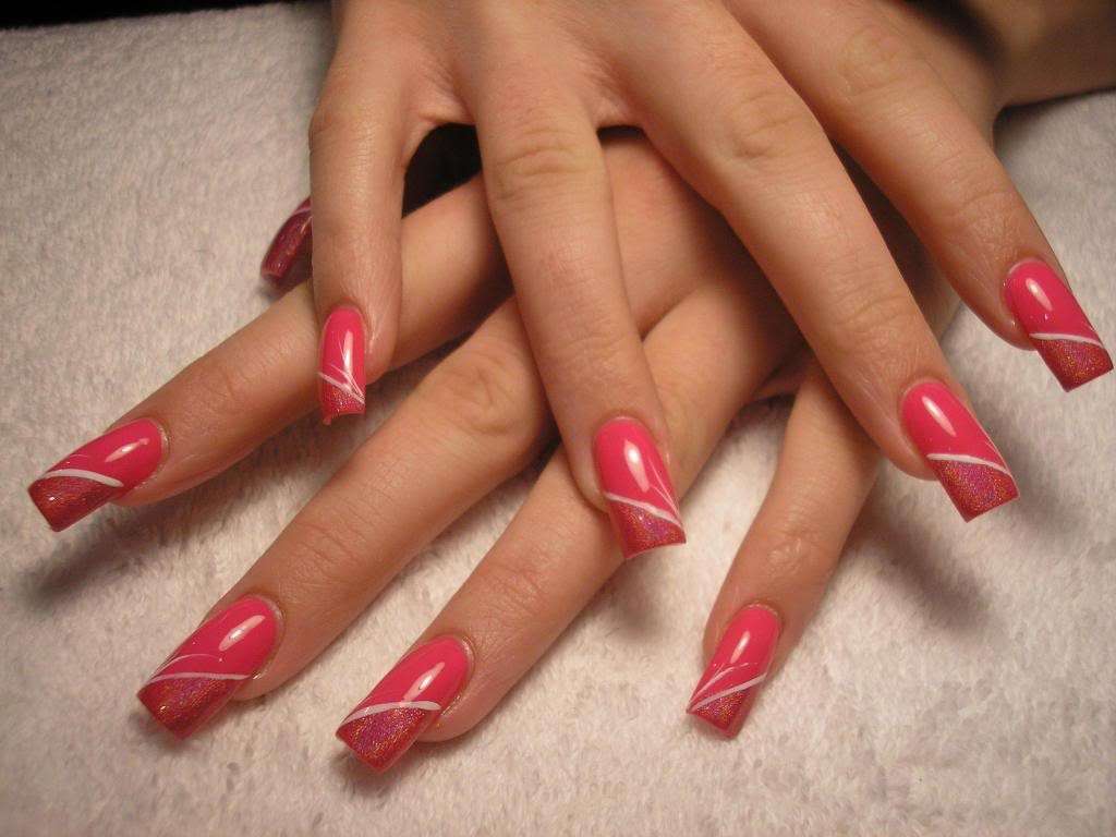 Ricostruzione unghie in rosa