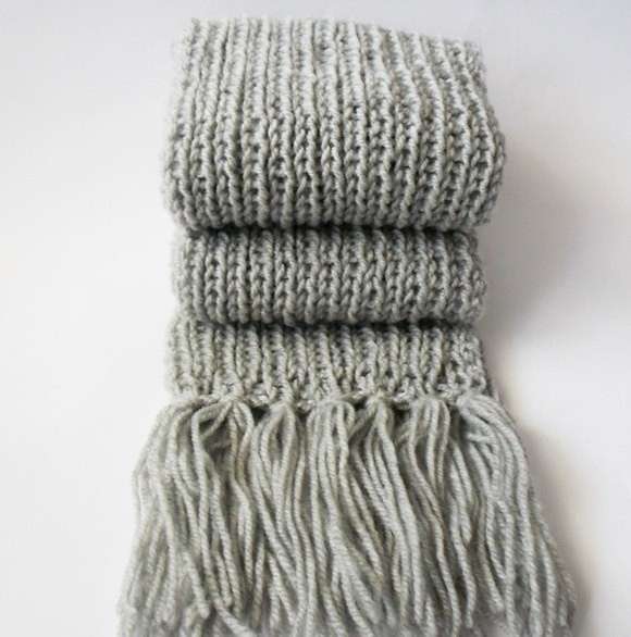 Sciarpa in lana grigio chiaro