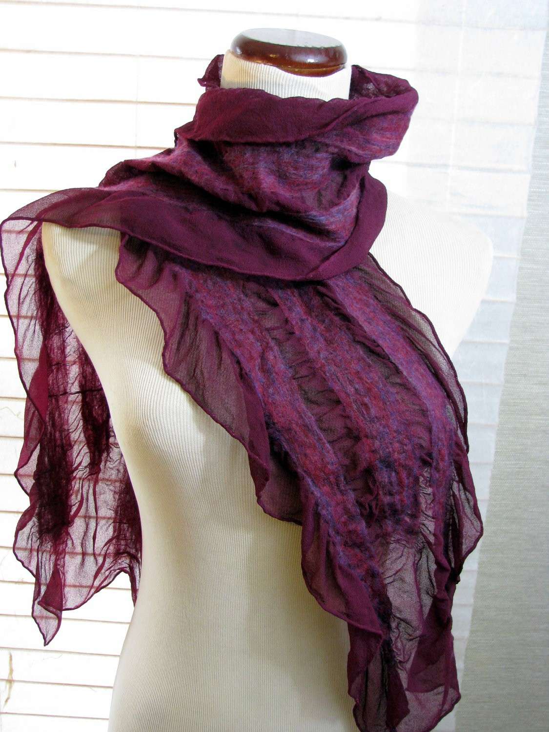 Sciarpa in lana viola scuro