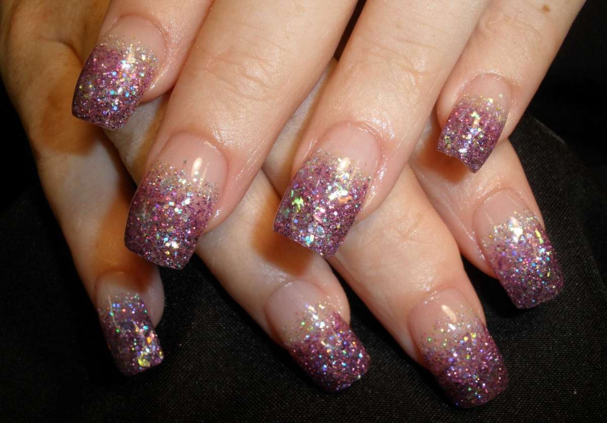 Unghie in gel con i glitter