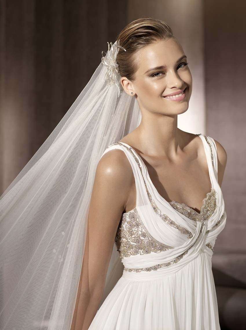 Acconciatura sposa con velo in chiffon