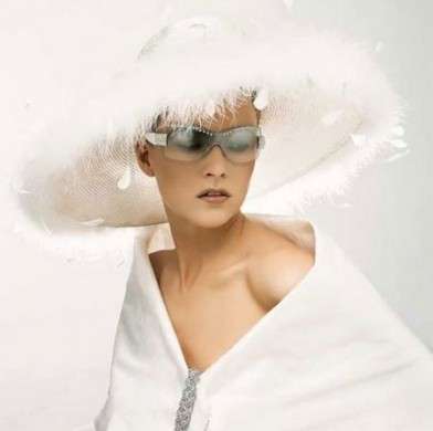 Capelli sposa con cappello