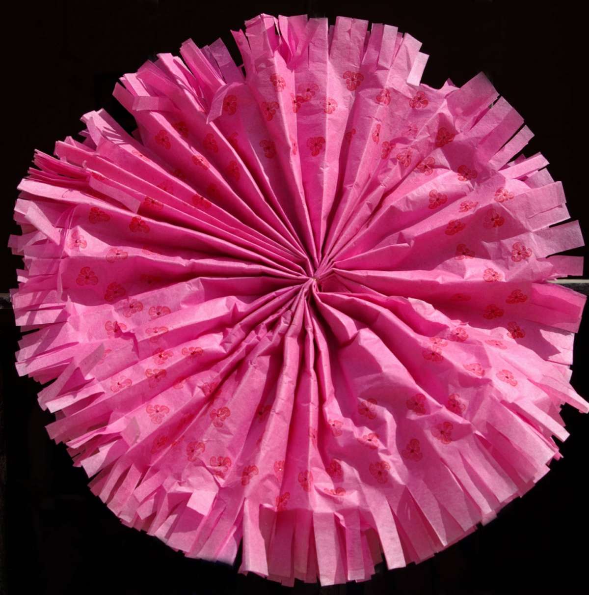 Fiore di carta fai da te rosa fucsia