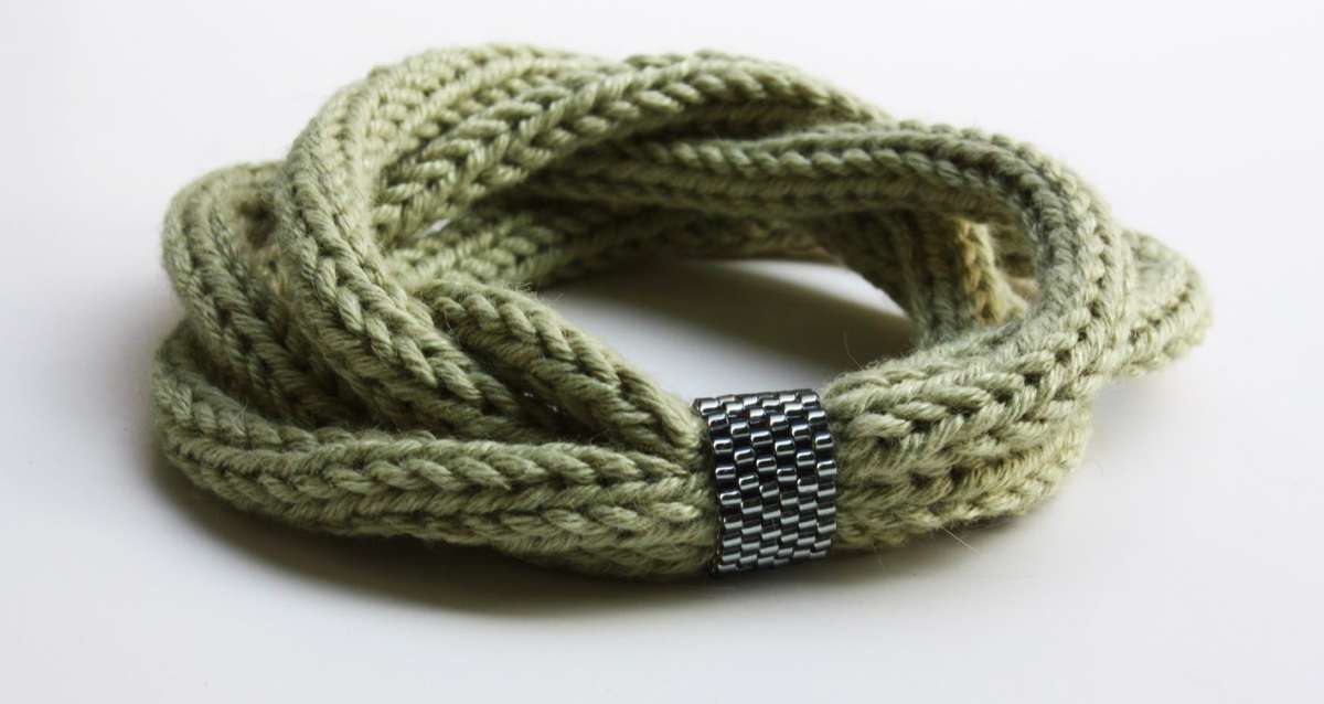 Bracciale verde militare tricotin