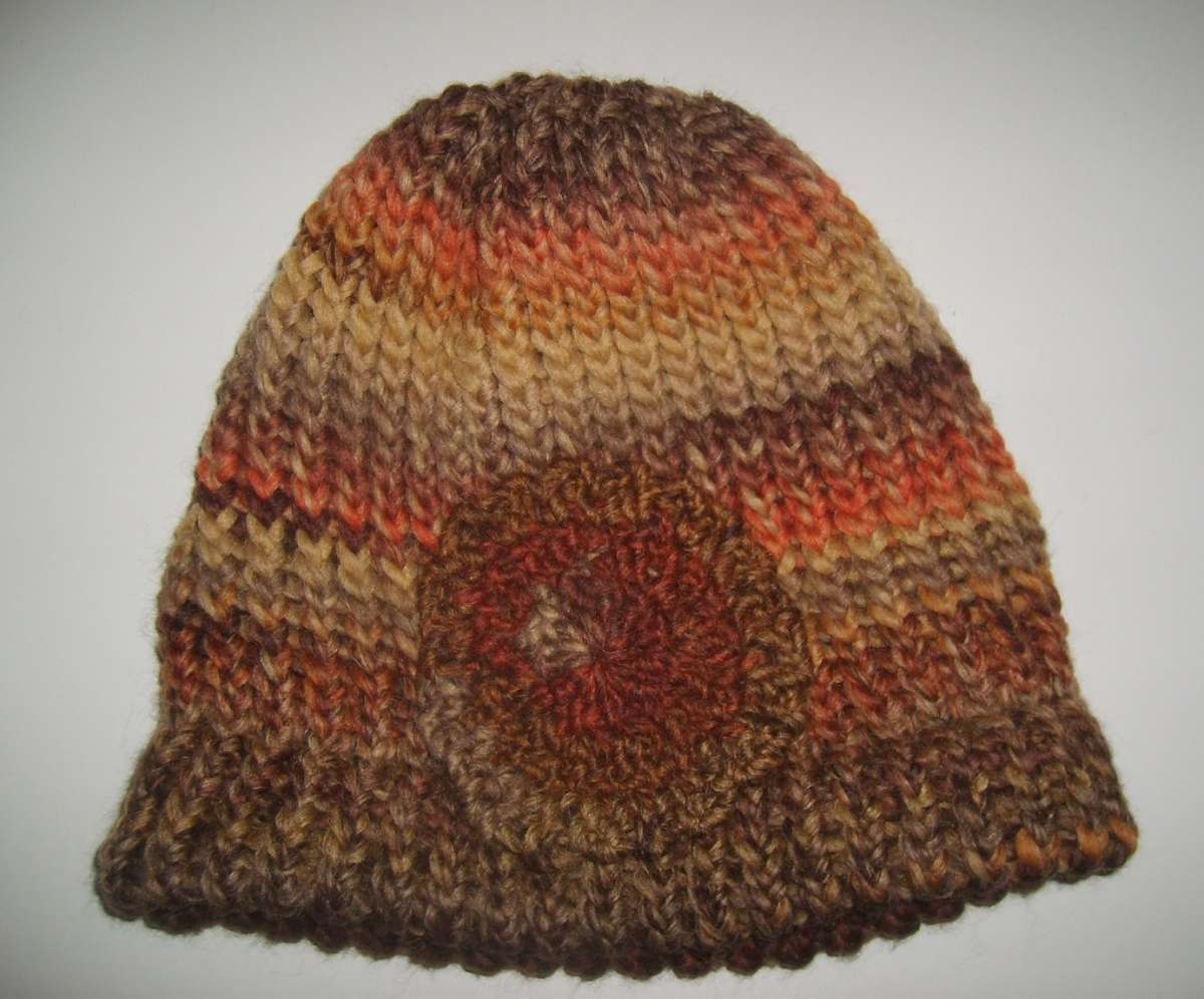 Cappello dai colori di terra tricotin