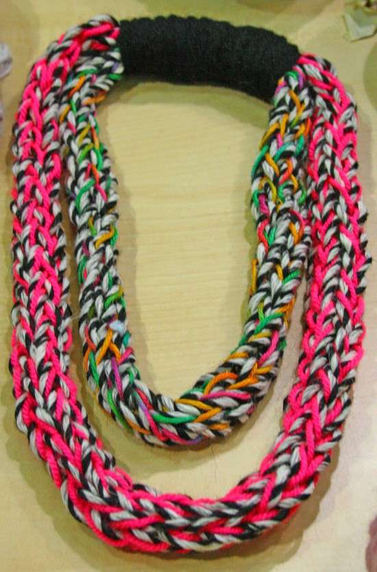 Collana colorata tricotin