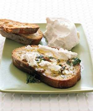 Bruschetta noci e formaggio