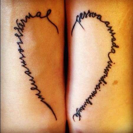 tatuaggio a forma di cuore