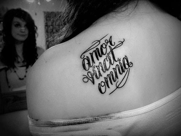 Tatuaggio d'amore in latino