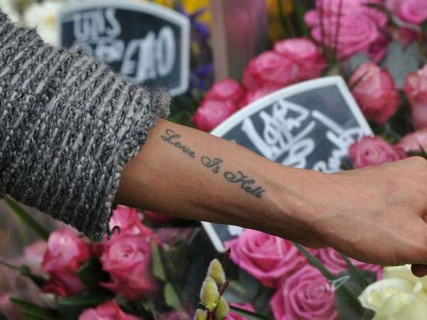 Un tatuaggio sull'amore, che non sempre è rose e fiori