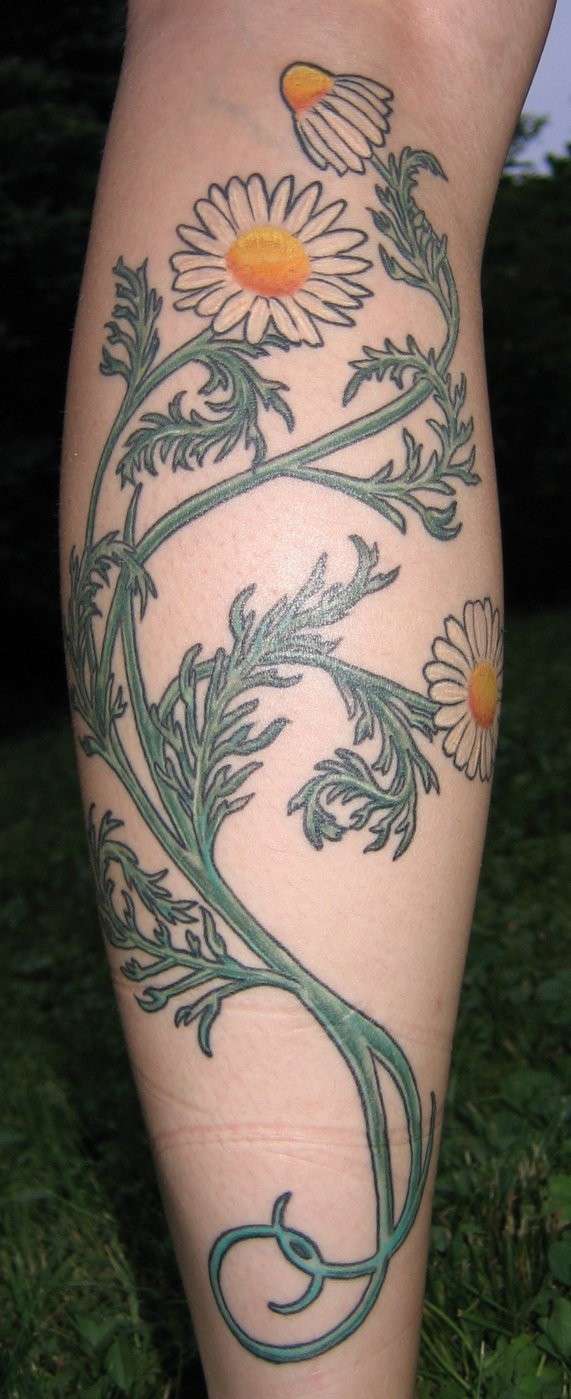 Tatuaggio per avambraccio con margherite
