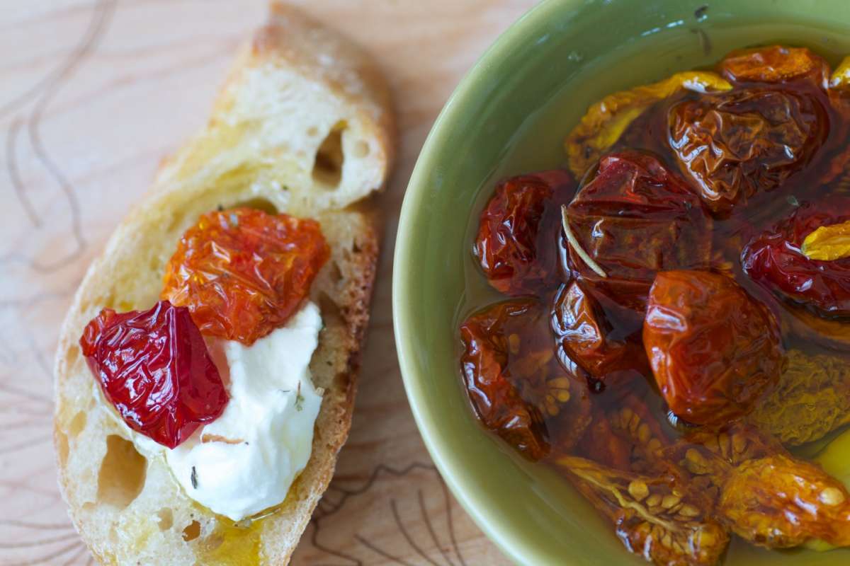 Pane e pomodori secchi