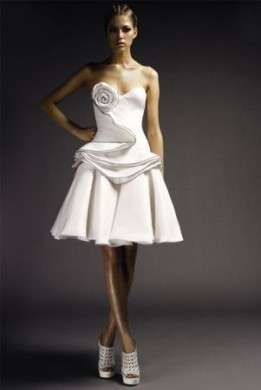 vestito con spacco laterale