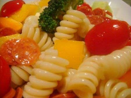 Pasta Fredda con deliziose verdure di stagione