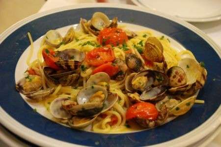 piatto di spaghetti alle vongole