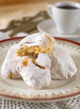 Ricciarelli biscotti