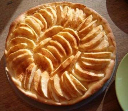 Torta di mele per la colazione dei bambini