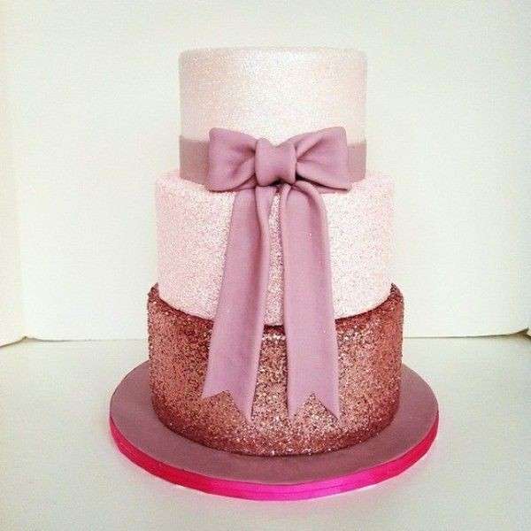 Wedding cake con grande fiocco glicine