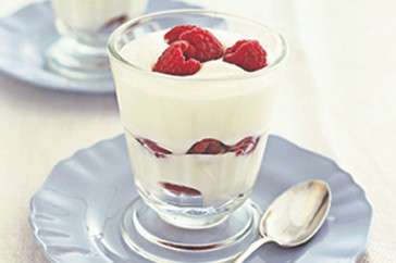 Mousse al cioccolato bianco e frutta