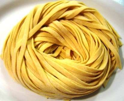 Pasta fresca per fare le fettuccine