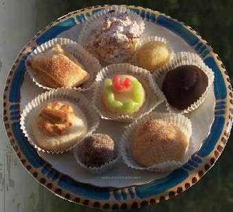 piatto dolcetti di mandorle