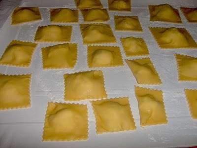 preparazione ravioli al salmone