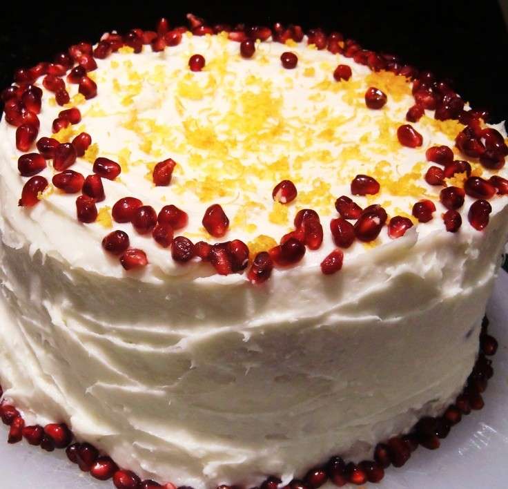 Mega torta con panna e melograno