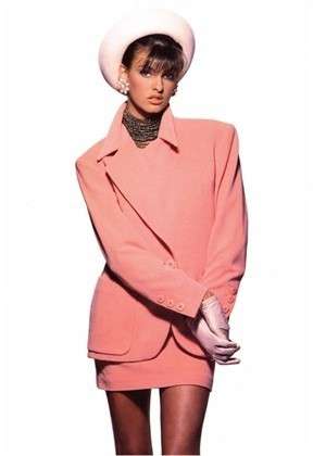 Moda anni 80: completo rosa bon ton