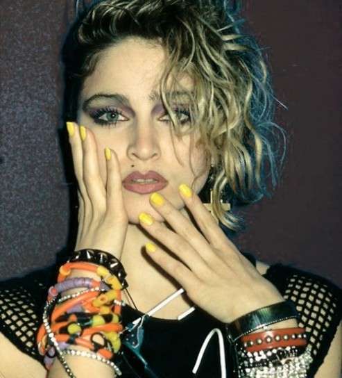 Moda anni 80: i bijoux coloratissimi