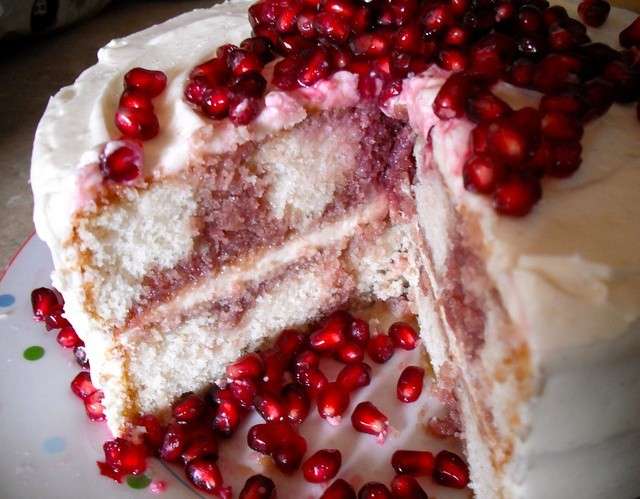 Torta con succo di melograno