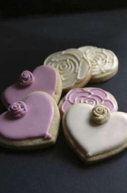 Biscotti con rose.