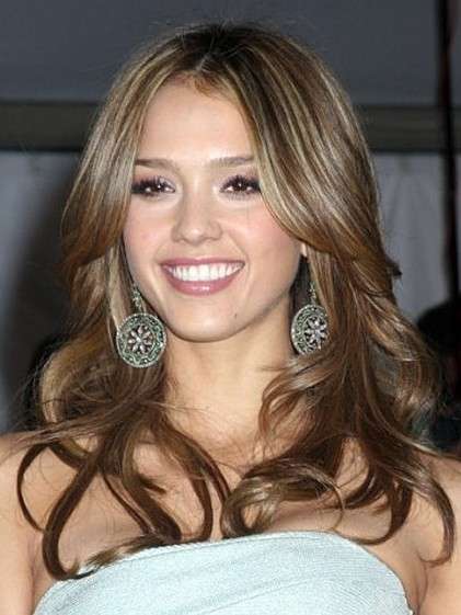 Capelli scalati Jessica Alba