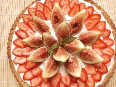 Crostata fragole fichi