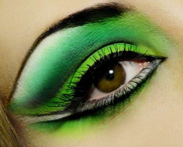 Make up occhi verde intenso