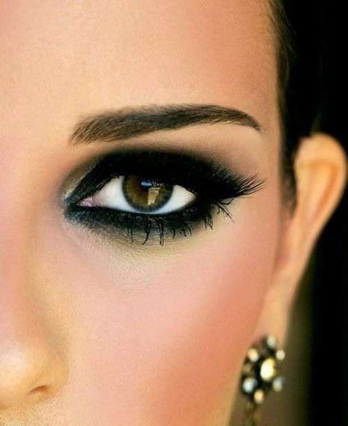 Trucco occhi deep black per occhi verdi
