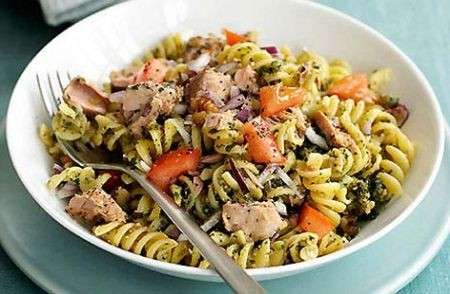 Pasta con tonno e pesto