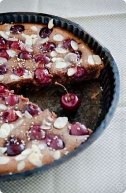 Clafoutis alle ciliegie mandorle