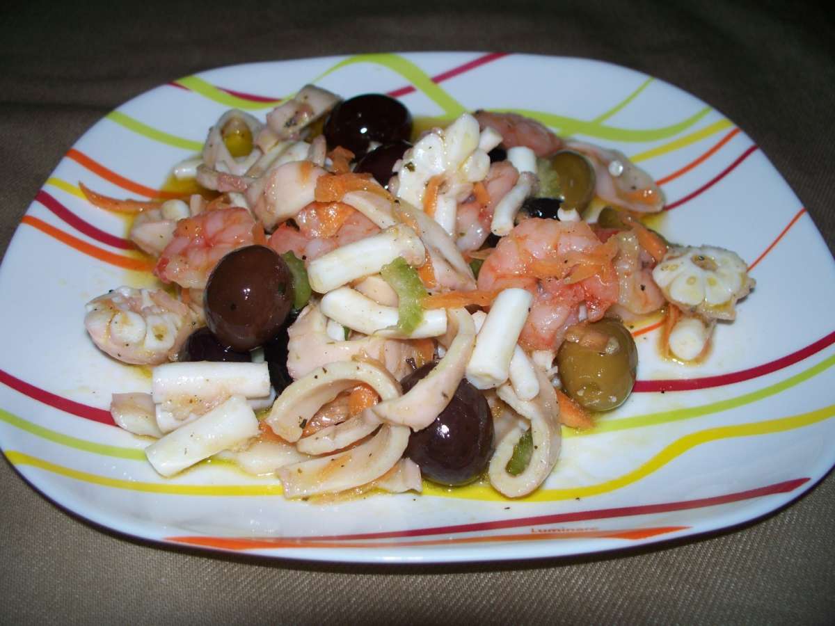 Insalata di mare con olive