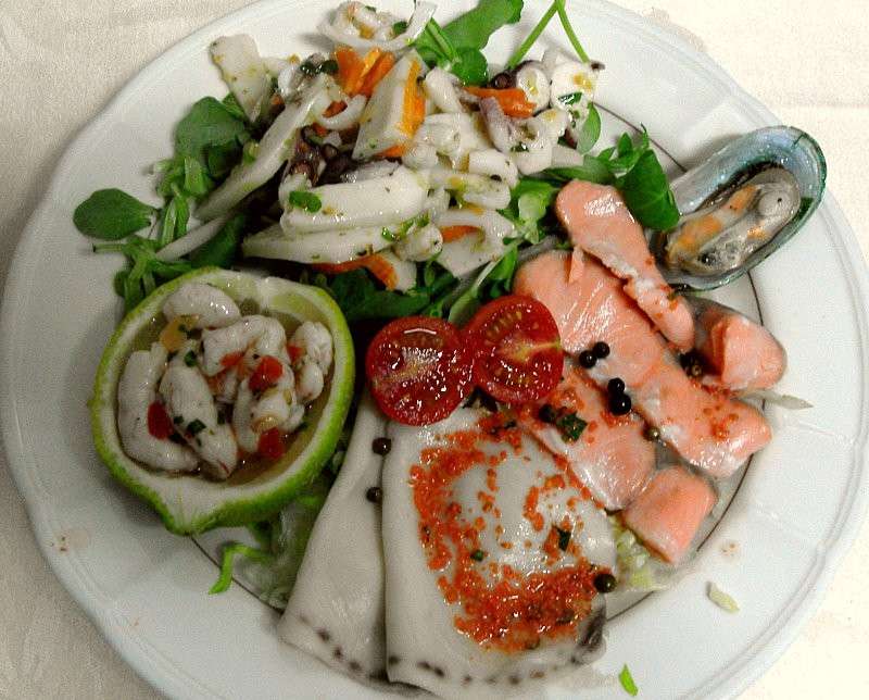 Insalata di mare con pesce spada