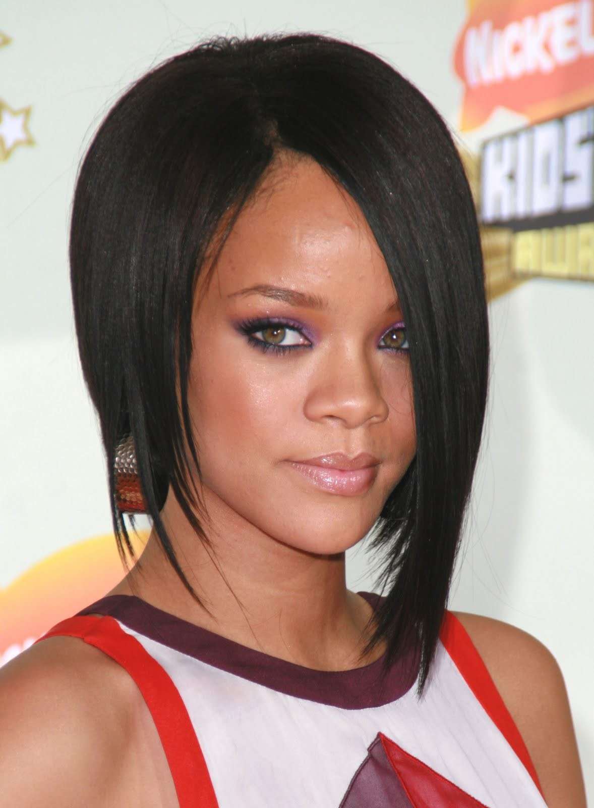Caschetto di Rihanna asimmetrico