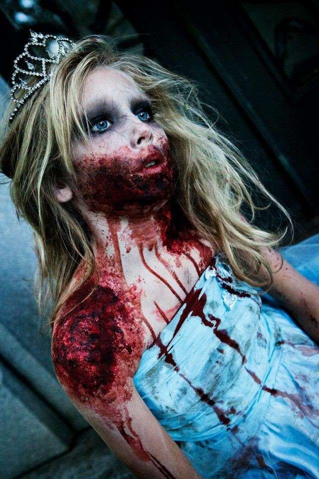 Principessa zombie con coroncina