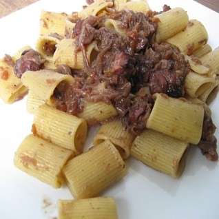 pasta con salsa alla genovese