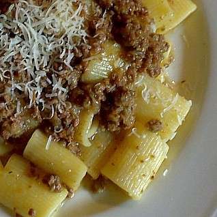 pasta con sugo alla genovese