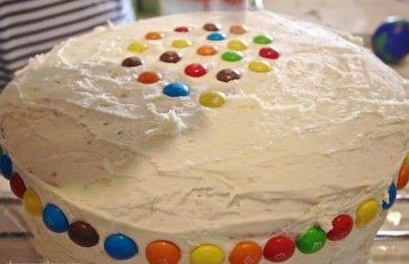 Torta con smarties decorazioni