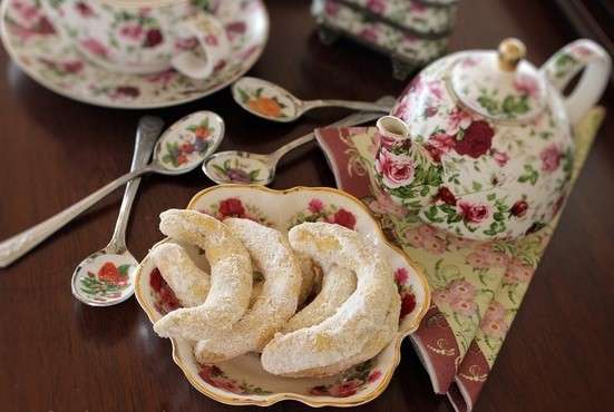 Vanillekipferl per accompagnare il tè caldo