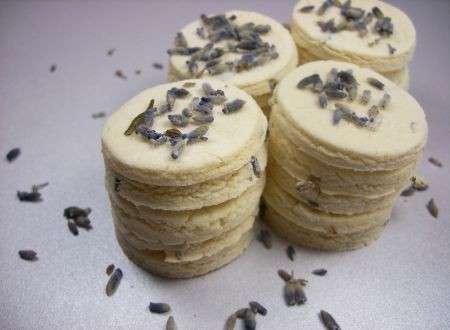 Biscotti alla lavanda casalinghi