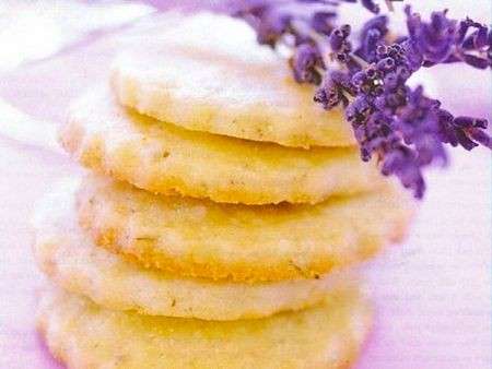 Biscotti alla lavanda glassati